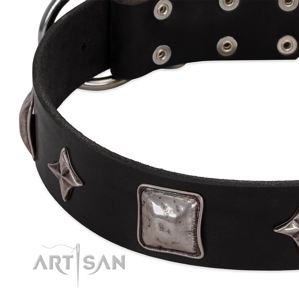 Exquisite studded genuine leather dog collar for easy wearing