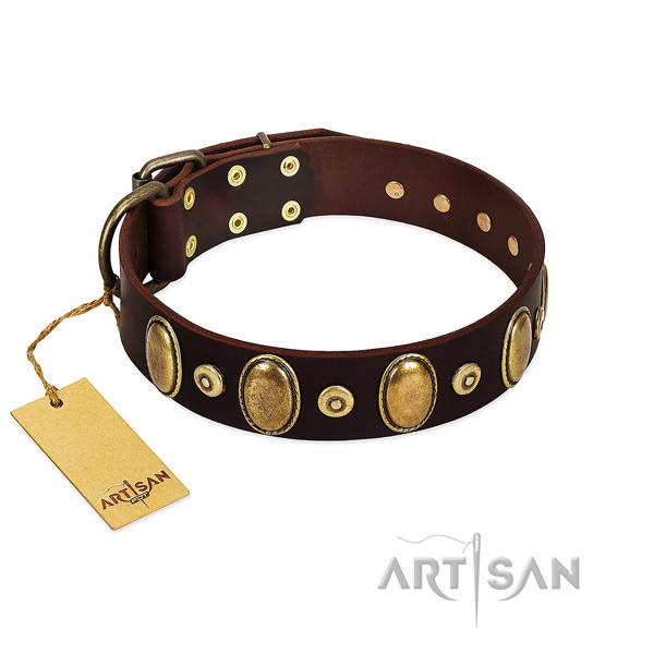 Easy to adjust dog collar of genuine leather