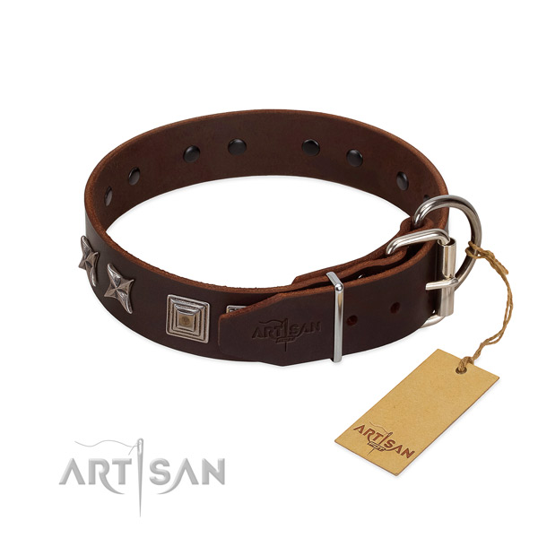 Genuine leather dog collar made of best quality material
